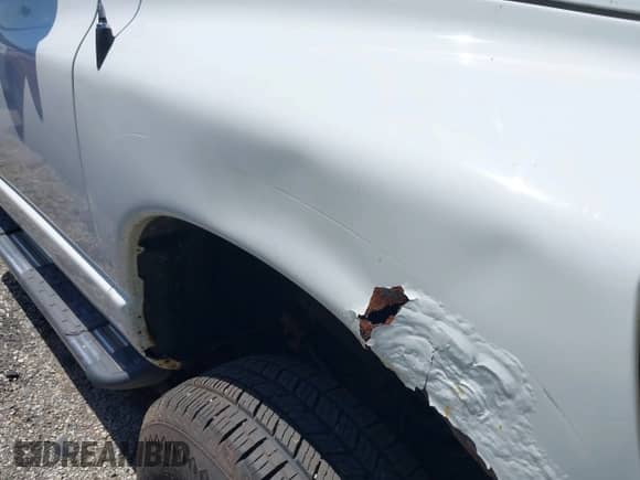 2006 Dodge 3500 SLT z VIN 3D7LX38C26G265439, wystawiony jako IAAI lot #42747687 z przebiegiem 130 340 mil mil oraz . Historia ofert i sprzedaży dostępna na DreamBid. Obrazek 17.