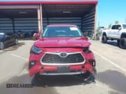 ✅ 2023 Toyota Highlander L • VIN: 5TDKDRAHXPS509316 • Lot: 42674115. Wystawiony na IAAI z przebiegiem 6 121 mil. Bezpłatny archiwum sprzedaży aukcyjnych z USA i szczegółowy raport historii pojazdu na DreamBid. Zdjęcie 13.