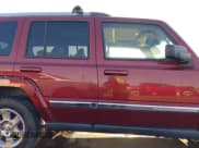 ✅ 2008 Jeep Commander Limited • VIN: 1J8HG58238C208510 • Lot: 40289720. Wystawiony na IAAI z przebiegiem 113 958 mil. Bezpłatny archiwum sprzedaży aukcyjnych z USA i szczegółowy raport historii pojazdu na DreamBid. Zdjęcie 13.