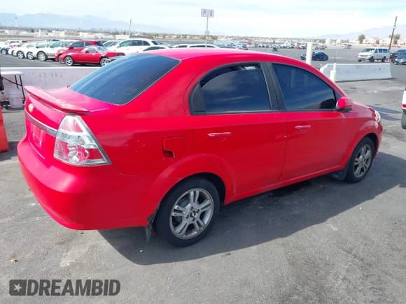 ✅ 2011 Chevrolet Aveo 2LT • VIN: KL1TG5DE2BB134437 • Lot: 41605283. Wystawiony na IAAI z przebiegiem 107 673 mil. Bezpłatny archiwum sprzedaży aukcyjnych z USA i szczegółowy raport historii pojazdu na DreamBid. Zdjęcie 4.
