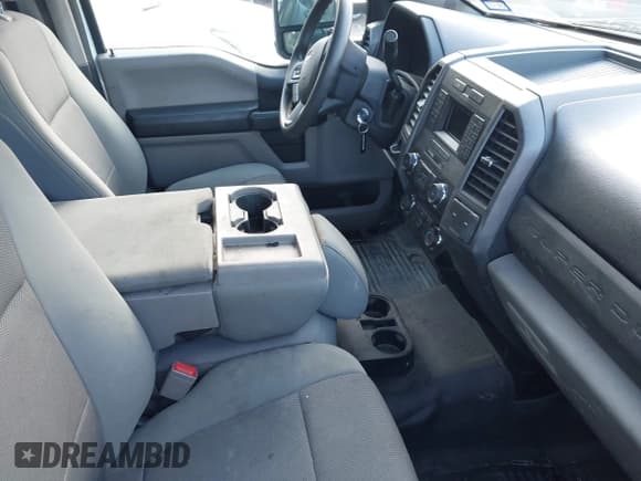 ✅ 2019 Ford F-250 XL • VIN: 1FTBF2A64KED15573 • Lot: 42090750. Wystawiony na IAAI z przebiegiem 44 742 mil. Bezpłatny archiwum sprzedaży aukcyjnych z USA i szczegółowy raport historii pojazdu na DreamBid. Zdjęcie 5.