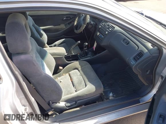 ✅ 2002 Honda Accord LX • VIN: 1HGCG314X2A032383 • Lot: 42087789. Listed on IAAI with 180,118 mi. Free auction sales archive from the USA and detailed vehicle history report at DreamBid. Image 5.