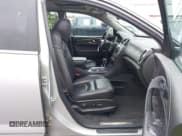 ✅ 2015 Buick Enclave Premium • VIN: 5GAKRCKD4FJ390234 • Lot: 42315494. Wystawiony na IAAI z przebiegiem 137 591 mil. Bezpłatny archiwum sprzedaży aukcyjnych z USA i szczegółowy raport historii pojazdu na DreamBid. Zdjęcie 5.