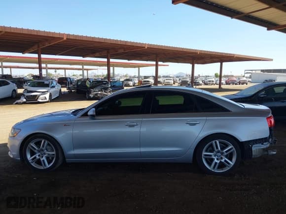 ✅ 2014 Audi A6 Premium Plus • VIN: WAUFGAFC3EN047687 • Lot: 42882953. Wystawiony na IAAI z przebiegiem 84 562 mil. Bezpłatny archiwum sprzedaży aukcyjnych z USA i szczegółowy raport historii pojazdu na DreamBid. Zdjęcie 14.