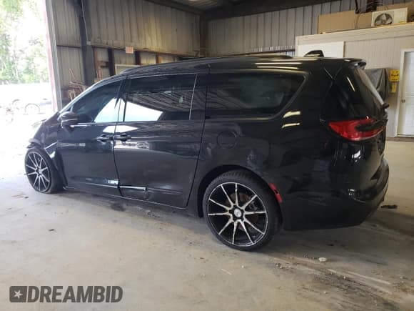 ✅ 2022 Chrysler Pacifica Pinnacle • VIN: 2C4RC3PG2NR120091 • Lot: 54401144. Listed on Copart with 37,103 mi. Free auction sales archive from the USA and detailed vehicle history report at DreamBid. Image 2.