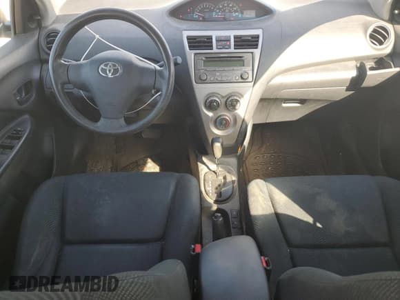 ✅ 2012 Toyota Yaris • VIN: JTDBT4K32C1416838 • Лот: 83838175. Опубликован ранее на Copart с пробегом 173 636 миль. Бесплатный доступ к архиву аукционных продаж из США и подробный отчёт об истории автомобиля на DreamBid. Изображение 8.