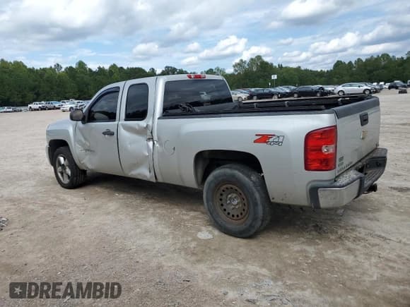 ✅ 2011 Chevrolet Silverado 1500 LT • VIN: 1GCRKSE31BZ283524 • Lot: 68479694. Listed on Copart with 122,843 mi. Free auction sales archive from the USA and detailed vehicle history report at DreamBid. Image 2.