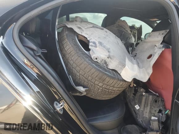 ✅ 2019 Mercedes-Benz E 300 • VIN: WDDZF4JB8KA577407 • Lot: 89868405. Listed on Copart with 195,469 mi. Free auction sales archive from the USA and detailed vehicle history report at DreamBid. Image 10.