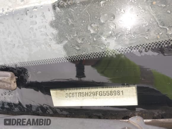 ✅ 2015 Ram 2500 Tradesman • VIN: 3C6TR5H29FG558981 • Lot: 41944923. Wystawiony na IAAI z przebiegiem 262 459 mil. Bezpłatny archiwum sprzedaży aukcyjnych z USA i szczegółowy raport historii pojazdu na DreamBid. Zdjęcie 9.