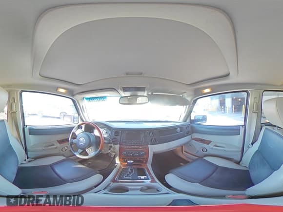 ✅ 2007 Jeep Commander Overland • VIN: 1J8HG68237C635691 • Lot: 92432865. Wystawiony na Copart z przebiegiem 98 794 mil. Bezpłatny archiwum sprzedaży aukcyjnych z USA i szczegółowy raport historii pojazdu na DreamBid. Zdjęcie 14.