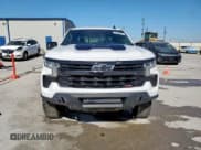 ✅ 2022 Chevrolet Silverado 1500 LT Trail Boss • VIN: 3GCUDFET3NG659222 • Lot: 91209475. Wystawiony na Copart z przebiegiem 67 285 mil. Bezpłatny archiwum sprzedaży aukcyjnych z USA i szczegółowy raport historii pojazdu na DreamBid. Zdjęcie 5.