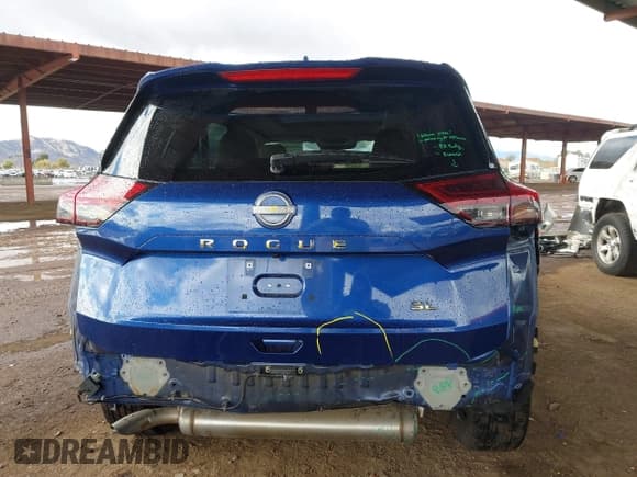 ✅ 2022 Nissan Rogue SL • VIN: 5N1BT3CA6NC701262 • Lot: 41698374. Wystawiony na IAAI z przebiegiem 37 075 mil. Bezpłatny archiwum sprzedaży aukcyjnych z USA i szczegółowy raport historii pojazdu na DreamBid. Zdjęcie 16.