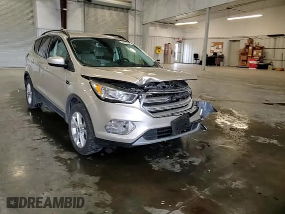 ✅ 2018 Ford Escape SE • VIN: 1FMCU9GD0JUA28062 • Лот: 90302305. Опубликован ранее на Copart с пробегом 107 890 миль. Бесплатный доступ к архиву аукционных продаж из США и подробный отчёт об истории автомобиля на DreamBid. Изображение 14.