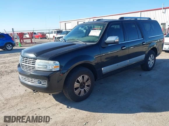 ✅ 2009 Lincoln Navigator • VIN: 5LMFL28549LJ01303 • Lot: 43490477. Wystawiony na IAAI z przebiegiem 192 889 mil. Bezpłatny archiwum sprzedaży aukcyjnych z USA i szczegółowy raport historii pojazdu na DreamBid. Zdjęcie 2.