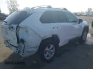 ✅ 2019 Toyota RAV4 XLE • VIN: 2T3W1RFV7KC025699 • Lot: 43616008. Wystawiony na IAAI z przebiegiem 106 677 mil. Bezpłatny archiwum sprzedaży aukcyjnych z USA i szczegółowy raport historii pojazdu na DreamBid. Zdjęcie 4.