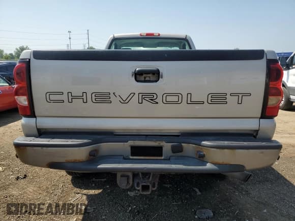 ✅ 2005 Chevrolet Silverado 2500HD Work Truck • VIN: 1GCHC24U65E340203 • Лот: 66606975. Опубликован ранее на Copart с пробегом 238 963 миль. Бесплатный доступ к архиву аукционных продаж из США и подробный отчёт об истории автомобиля на DreamBid. Изображение 6.