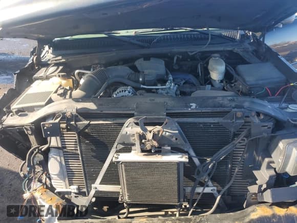 ✅ 2003 Chevrolet Silverado 2500HD LS • VIN: 1GCHK29193E212908 • Lot: 86695954. Wystawiony na Copart z przebiegiem 90 342 mil. Bezpłatny archiwum sprzedaży aukcyjnych z USA i szczegółowy raport historii pojazdu na DreamBid. Zdjęcie 13.