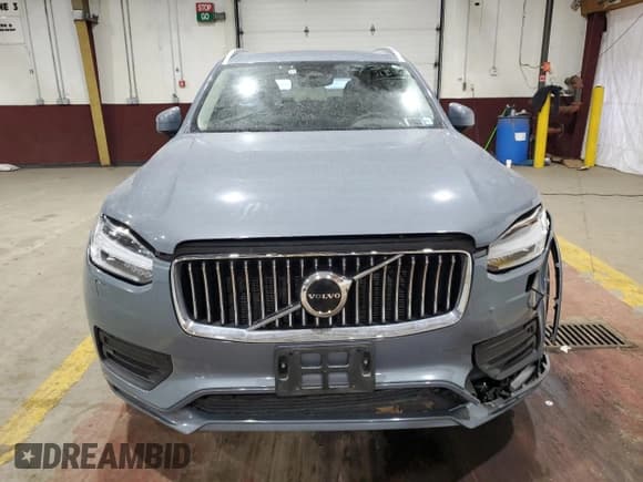 ✅ 2023 Volvo XC90 Core • VIN: YV4L12PV8P1906471 • Lot: 46179345. Wystawiony na Copart z przebiegiem 63 081 mil. Bezpłatny archiwum sprzedaży aukcyjnych z USA i szczegółowy raport historii pojazdu na DreamBid. Zdjęcie 5.