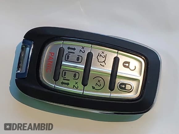 ✅ 2024 Chrysler Pacifica Touring L • VIN: 2C4RC1BG4RR114519 • Lot: 43491803. Wystawiony na IAAI z przebiegiem 20 029 mil. Bezpłatny archiwum sprzedaży aukcyjnych z USA i szczegółowy raport historii pojazdu na DreamBid. Zdjęcie 11.