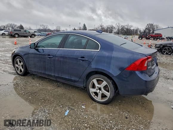 ✅ 2012 Volvo S60 T5 • VIN: YV1622FS5C2131338 • Lot: 93135485. Wystawiony na Copart z przebiegiem 200 978 mil. Bezpłatny archiwum sprzedaży aukcyjnych z USA i szczegółowy raport historii pojazdu na DreamBid. Zdjęcie 2.