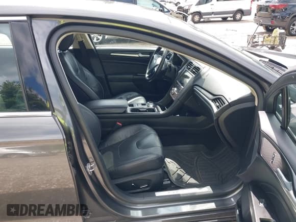 ✅ 2020 Ford Fusion Titanium • VIN: 3FA6P0D97LR116854 • Lot: 43081513. Listed on IAAI with 97,625 mi. Free auction sales archive from the USA and detailed vehicle history report at DreamBid. Image 5.