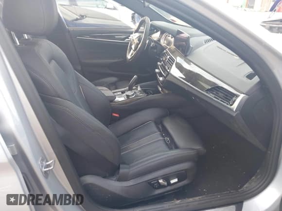 ✅ 2019 BMW 5 Series 530i xDrive • VIN: WBAJA7C55KG910400 • Lot: 42850313. Listed on IAAI with 50,566 mi. Free auction sales archive from the USA and detailed vehicle history report at DreamBid. Image 5.