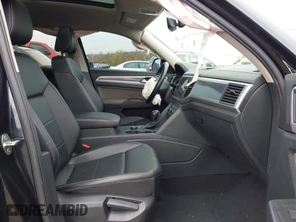 ✅ 2021 Volkswagen Atlas SE • VIN: 1V2RR2CA7MC579570 • Lot: 43575843. Listed on IAAI with 55,959 mi. Free auction sales archive from the USA and detailed vehicle history report at DreamBid. Image 5.