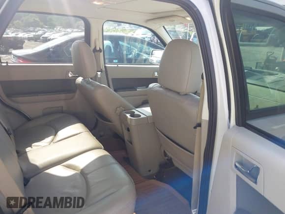 2010 Mercury Mariner Premier с VIN 4M2CN9HG1AKJ24346, выставлен на аукционе IAAI как лот 42881504 с пробегом 101 567 миль миль и . История ставок и продаж доступна на DreamBid. Изображение 8.