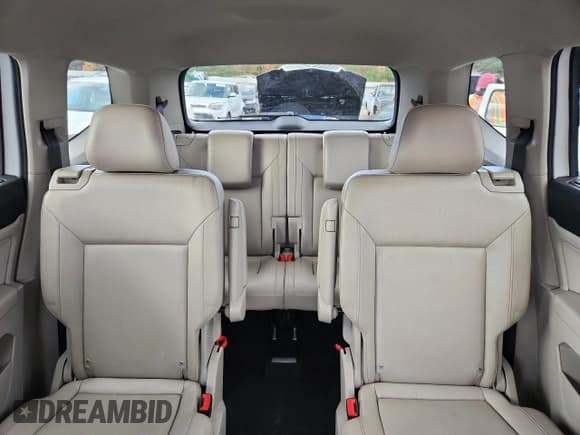 ✅ 2018 Volkswagen Atlas SE • VIN: 1V2LR2CA7JC548062 • Lot: 86994705. Listed on Copart with 107,336 mi. Free auction sales archive from the USA and detailed vehicle history report at DreamBid. Image 10.