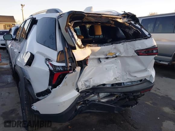 ✅ 2025 Chevrolet Equinox AWD LT • VIN: 3GNAXPEG1SL150100 • Lot: 43721924. Wystawiony na IAAI z przebiegiem 3 215 mil. Bezpłatny archiwum sprzedaży aukcyjnych z USA i szczegółowy raport historii pojazdu na DreamBid. Zdjęcie 6.