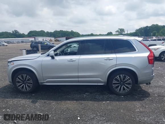 ✅ 2020 Volvo XC90 Momentum • VIN: YV4102PK2L1544616 • Lot: 42733502. Listed on IAAI with 72,035 mi. Free auction sales archive from the USA and detailed vehicle history report at DreamBid. Image 14.