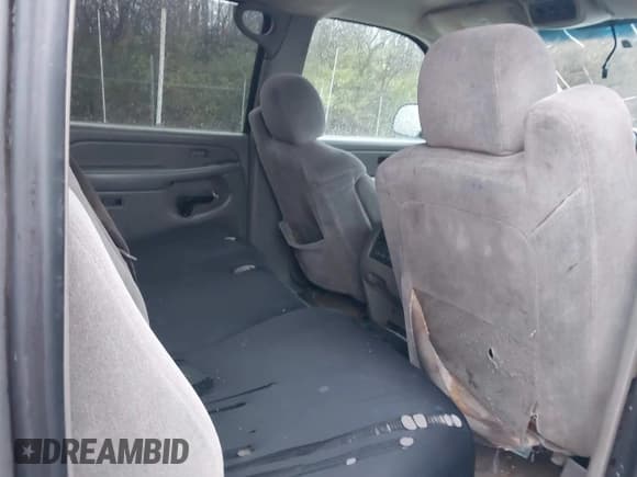 ✅ 2005 Chevrolet Suburban LT • VIN: 3GNEC16Z65G266657 • Lot: 43753730. Listed on IAAI with Not provided. Free auction sales archive from the USA and detailed vehicle history report at DreamBid. Image 8.