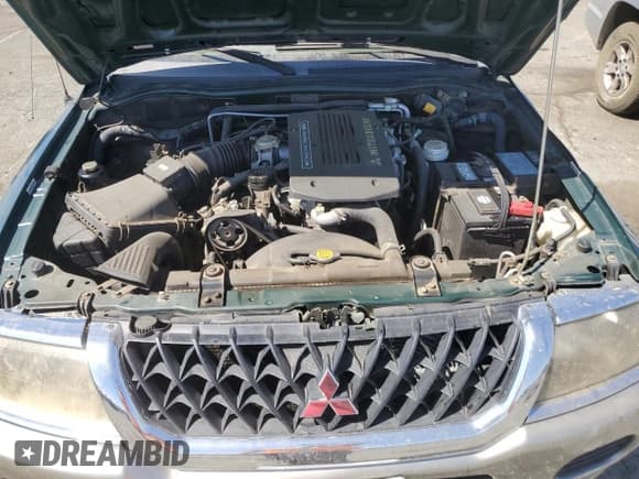 ✅ 2001 Mitsubishi Montero Sport XLS • VIN: JA4LS31H61P021600 • Lot: 66138844. Wystawiony na Copart z przebiegiem 152 230 mil. Bezpłatny archiwum sprzedaży aukcyjnych z USA i szczegółowy raport historii pojazdu na DreamBid. Zdjęcie 14.