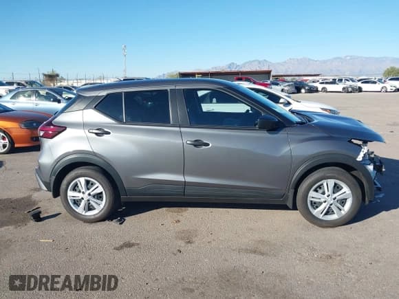 ✅ 2025 Nissan Kicks Play S • VIN: 3N1CP5BV6SL484313 • Lot: 43792879. Listed on IAAI with 1,021 mi. Free auction sales archive from the USA and detailed vehicle history report at DreamBid. Image 14.