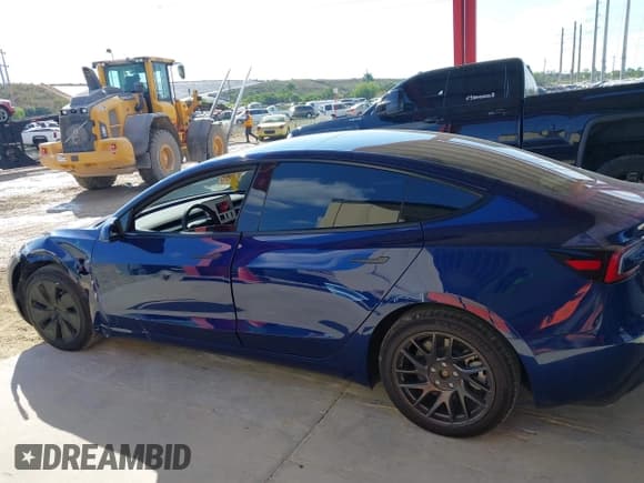 ✅ 2024 Tesla Model 3 Long Range • VIN: 5YJ3E1EB4RF830476 • Lot: 43737248. Wystawiony na IAAI z przebiegiem 10 482 mil. Bezpłatny archiwum sprzedaży aukcyjnych z USA i szczegółowy raport historii pojazdu na DreamBid. Zdjęcie 14.