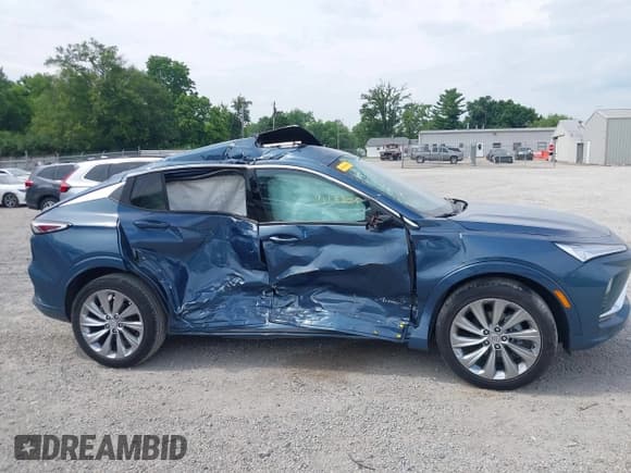 ✅ 2024 Buick Envista Avenir • VIN: KL47LCE29RB067841 • Lot: 42693505. Wystawiony na IAAI z przebiegiem 16 622 mil. Bezpłatny archiwum sprzedaży aukcyjnych z USA i szczegółowy raport historii pojazdu na DreamBid. Zdjęcie 13.