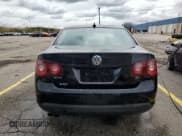 ✅ 2009 Volkswagen Jetta SE • VIN: 3VWRM71K29M024537 • Lot: 85837855. Wystawiony na Copart z przebiegiem 123 831 mil. Bezpłatny archiwum sprzedaży aukcyjnych z USA i szczegółowy raport historii pojazdu na DreamBid. Zdjęcie 6.