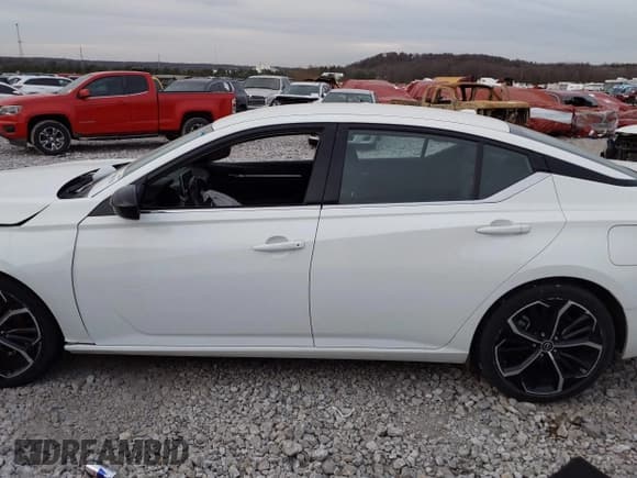 ✅ 2024 Nissan Altima SR • VIN: 1N4BL4CVXRN336209 • Lot: 43880420. Listed on IAAI with 52,547 mi. Free auction sales archive from the USA and detailed vehicle history report at DreamBid. Image 14.