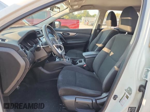 ✅ 2019 Nissan Rogue S • VIN: JN1BJ1CR9KW322872 • Lot: 81102935. Wystawiony na Copart z przebiegiem 130 951 mil. Bezpłatny archiwum sprzedaży aukcyjnych z USA i szczegółowy raport historii pojazdu na DreamBid. Zdjęcie 7.