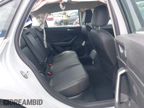 ✅ 2019 Volkswagen Jetta SEL • VIN: 3VWE57BUXKM063071 • Lot: 42058223. Listed on IAAI with 96,597 mi. Free auction sales archive from the USA and detailed vehicle history report at DreamBid. Image 8.