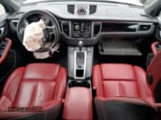 ✅ 2015 Porsche Macan S • VIN: WP1AB2A53FLB43311 • Lot: 85958955. Wystawiony na Copart z przebiegiem 63 506 mil. Bezpłatny archiwum sprzedaży aukcyjnych z USA i szczegółowy raport historii pojazdu na DreamBid. Zdjęcie 8.