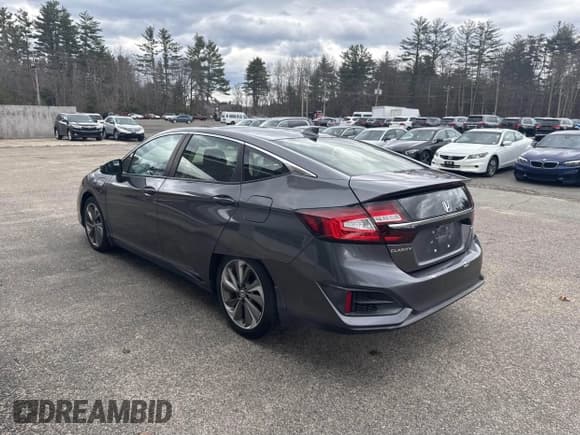 ✅ 2018 Honda Clarity • VIN: JHMZC5F13JC009933 • Лот: 41888999. Опубликован ранее на IAAI с пробегом 169 942 миль. Бесплатный доступ к архиву аукционных продаж из США и подробный отчёт об истории автомобиля на DreamBid. Изображение 3.