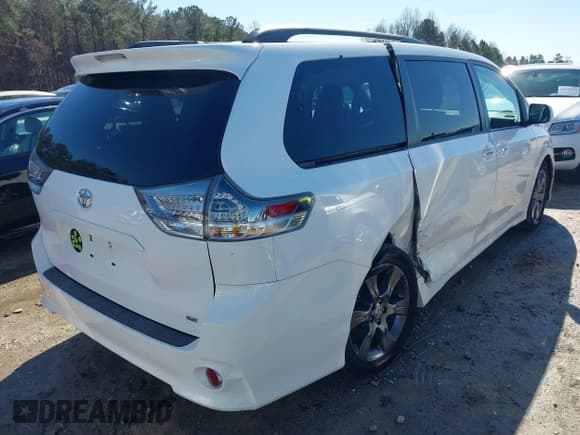 ✅ 2015 Toyota Sienna SE • VIN: 5TDXK3DC4FS658148 • Lot: 41601341. Listed on IAAI with 110,329 mi. Free auction sales archive from the USA and detailed vehicle history report at DreamBid. Image 4.
