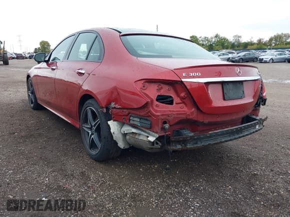 ✅ 2018 Mercedes-Benz E 300 • VIN: WDDZF4KBXJA358722 • Lot: 43373816. Listed on IAAI with 100,936 mi. Free auction sales archive from the USA and detailed vehicle history report at DreamBid. Image 3.