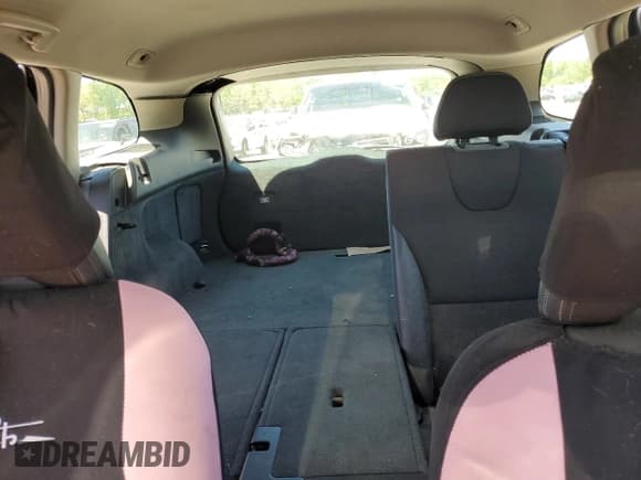 ✅ 2015 Volvo XC60 T5 Drive-E • VIN: YV440MDJ3F2729776 • Lot: 52521075. Listed on Copart with 101,258 mi. Free auction sales archive from the USA and detailed vehicle history report at DreamBid. Image 10.