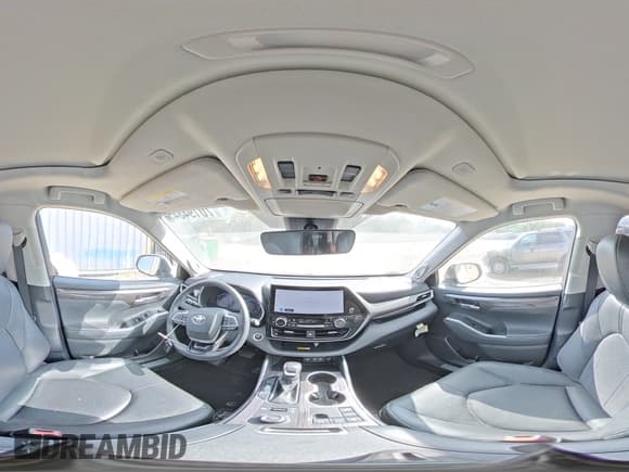 ✅ 2024 Toyota Highlander LE • VIN: 5TDKDRBH0RS561538 • Lot: 70194845. Wystawiony na Copart z przebiegiem 15 722 mil. Bezpłatny archiwum sprzedaży aukcyjnych z USA i szczegółowy raport historii pojazdu na DreamBid. Zdjęcie 16.