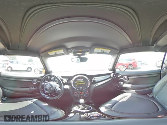 ✅ 2016 MINI Convertible • VIN: WMWWG5C54G3C19062 • Lot: 53077555. Wystawiony na Copart z przebiegiem 66 686 mil. Bezpłatny archiwum sprzedaży aukcyjnych z USA i szczegółowy raport historii pojazdu na DreamBid. Zdjęcie 12.