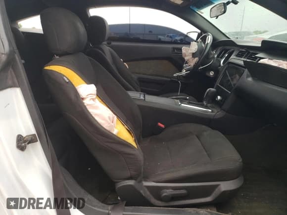 ✅ 2014 Ford Mustang GT • VIN: 1ZVBP8CF5E5332381 • Lot: 55021215. Listed on Copart with 140,692 mi. Free auction sales archive from the USA and detailed vehicle history report at DreamBid. Image 7.