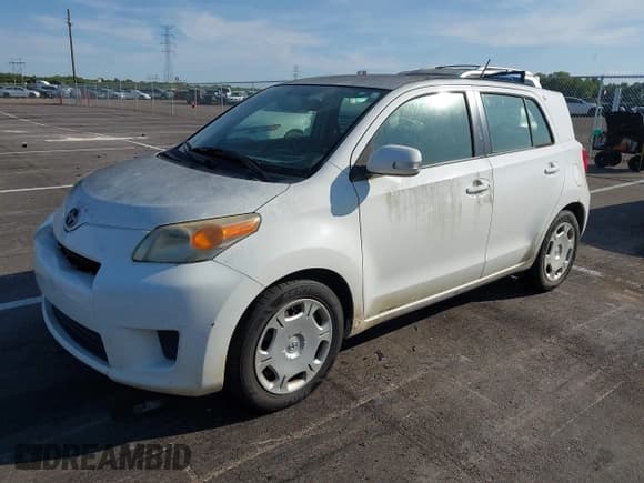 ✅ 2010 Scion xD • VIN: JTKKU4B44AJ057732 • Lot: 43185991. Wystawiony na IAAI z przebiegiem 235 663 mil. Bezpłatny archiwum sprzedaży aukcyjnych z USA i szczegółowy raport historii pojazdu na DreamBid. Zdjęcie 2.