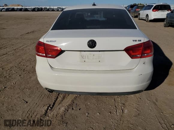 ✅ 2014 Volkswagen Passat SE • VIN: 1VWBT7A31EC091350 • Lot: 91432575. Listed on Copart with 133,738 mi. Free auction sales archive from the USA and detailed vehicle history report at DreamBid. Image 6.